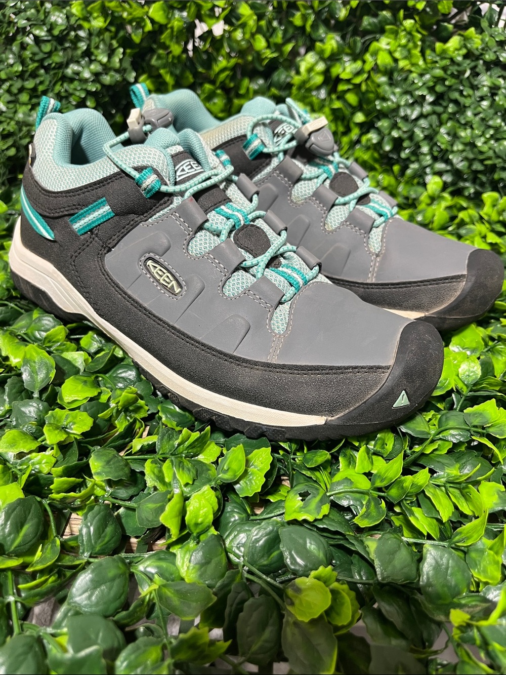 Keen Gray and Teal Women's Low-Cut Athletic Hiking Shoes